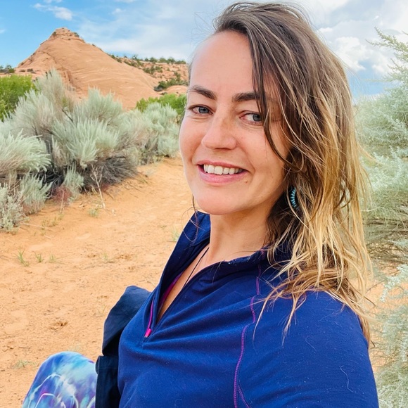 Meet Your Posher - Picture 1 of 8